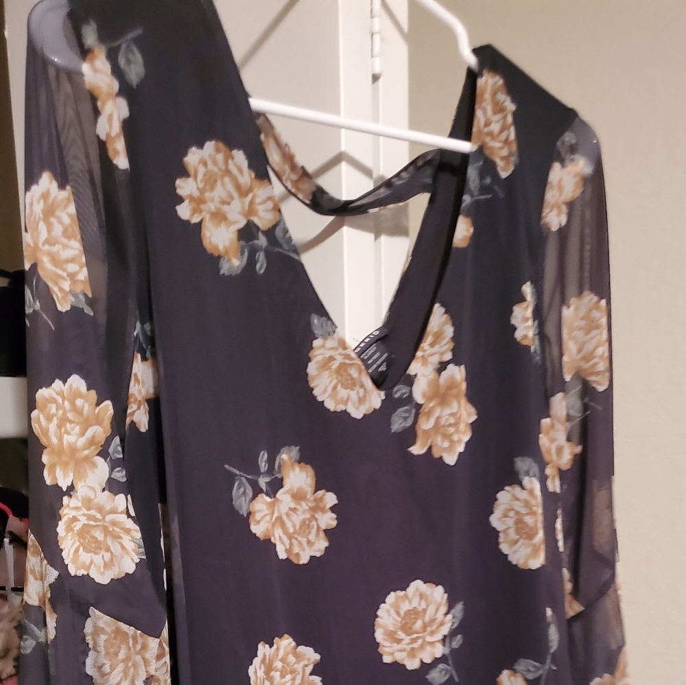 Torrid floral 70s style long sleeve blouse